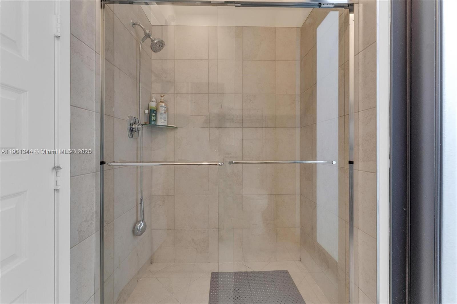 DUNNWOODY LAKE - Residential