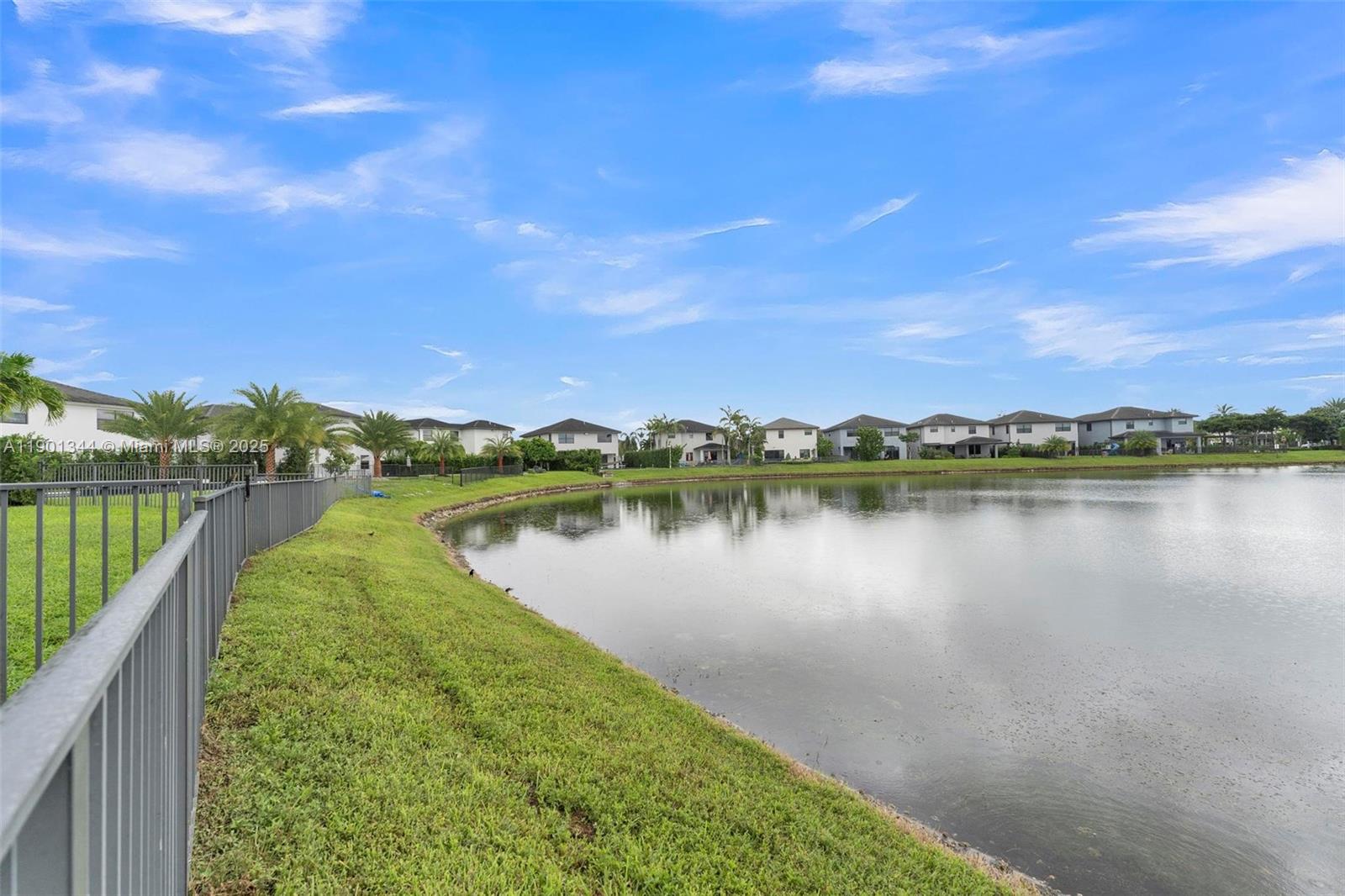 DUNNWOODY LAKE - Residential