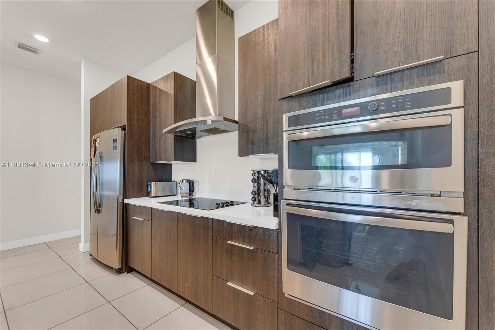 DUNNWOODY LAKE - Residential