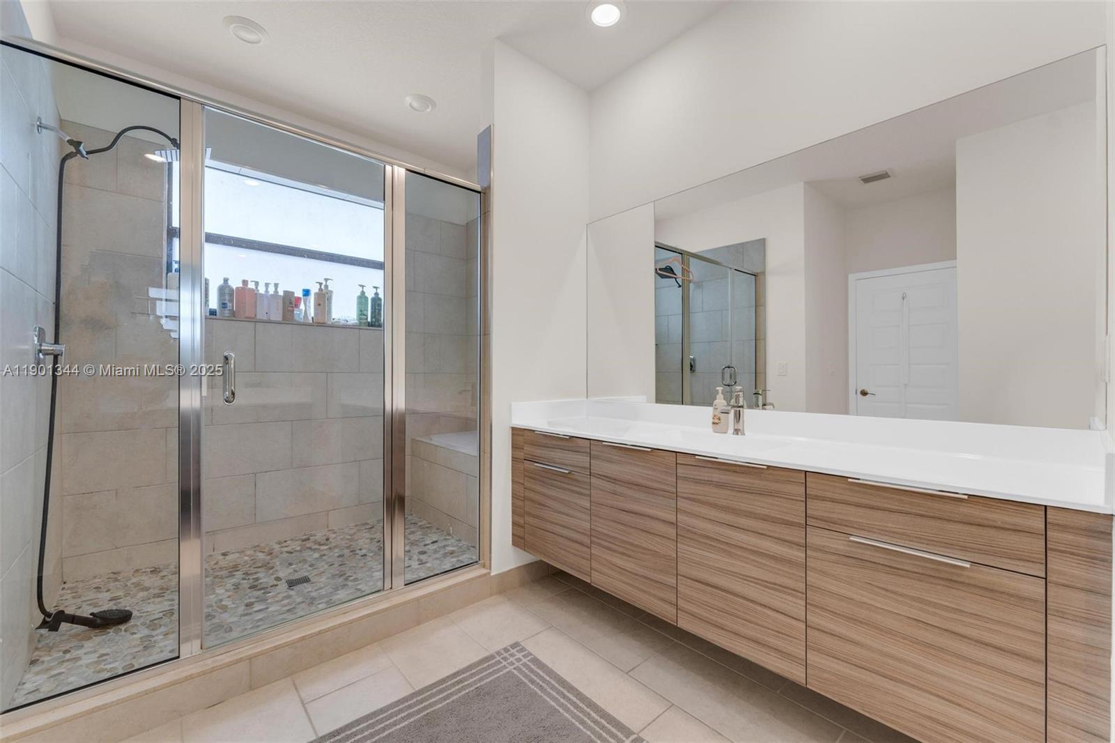 DUNNWOODY LAKE - Residential