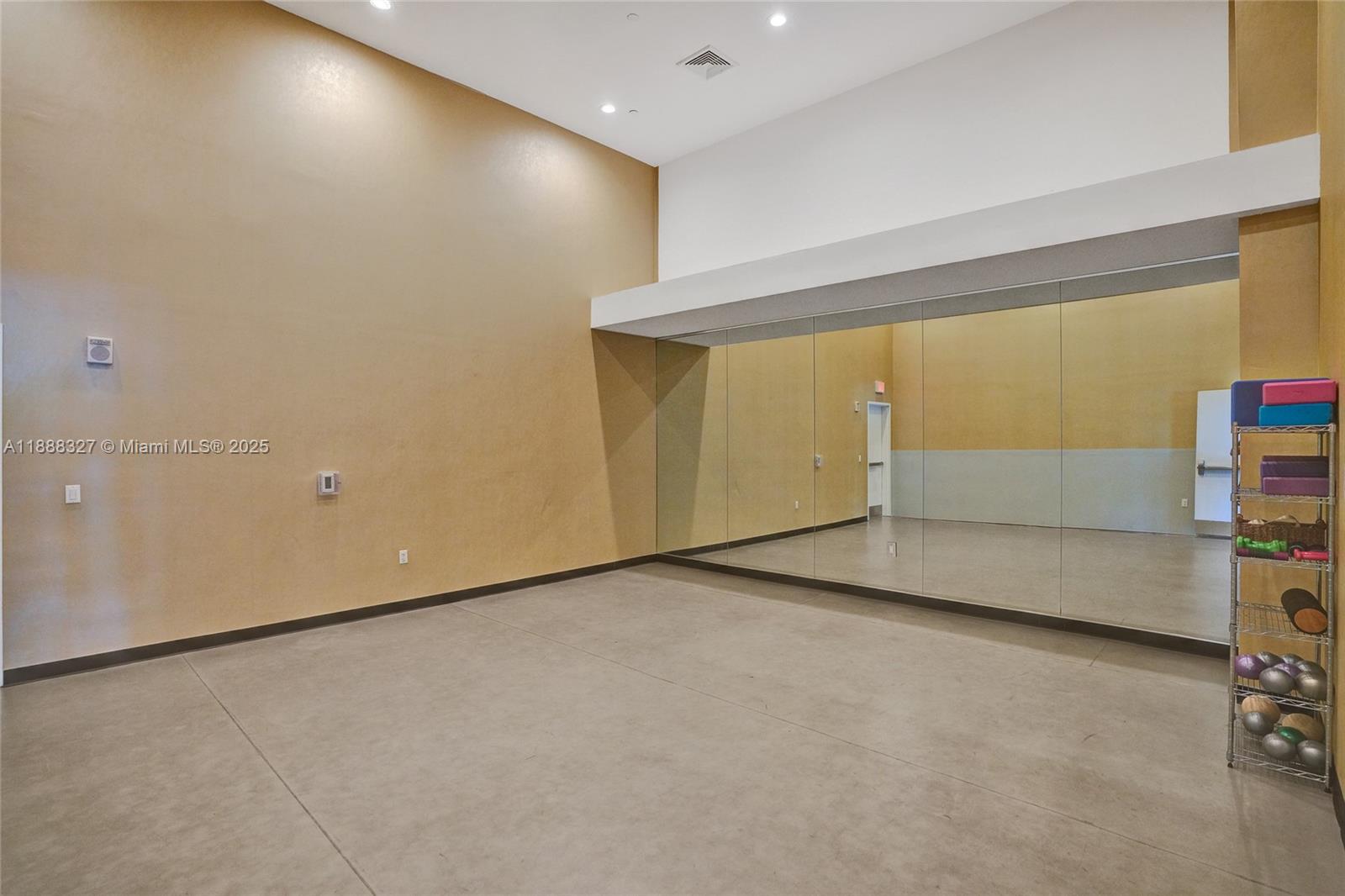 ARTECH RESIDENCES AT AVEN - Residential