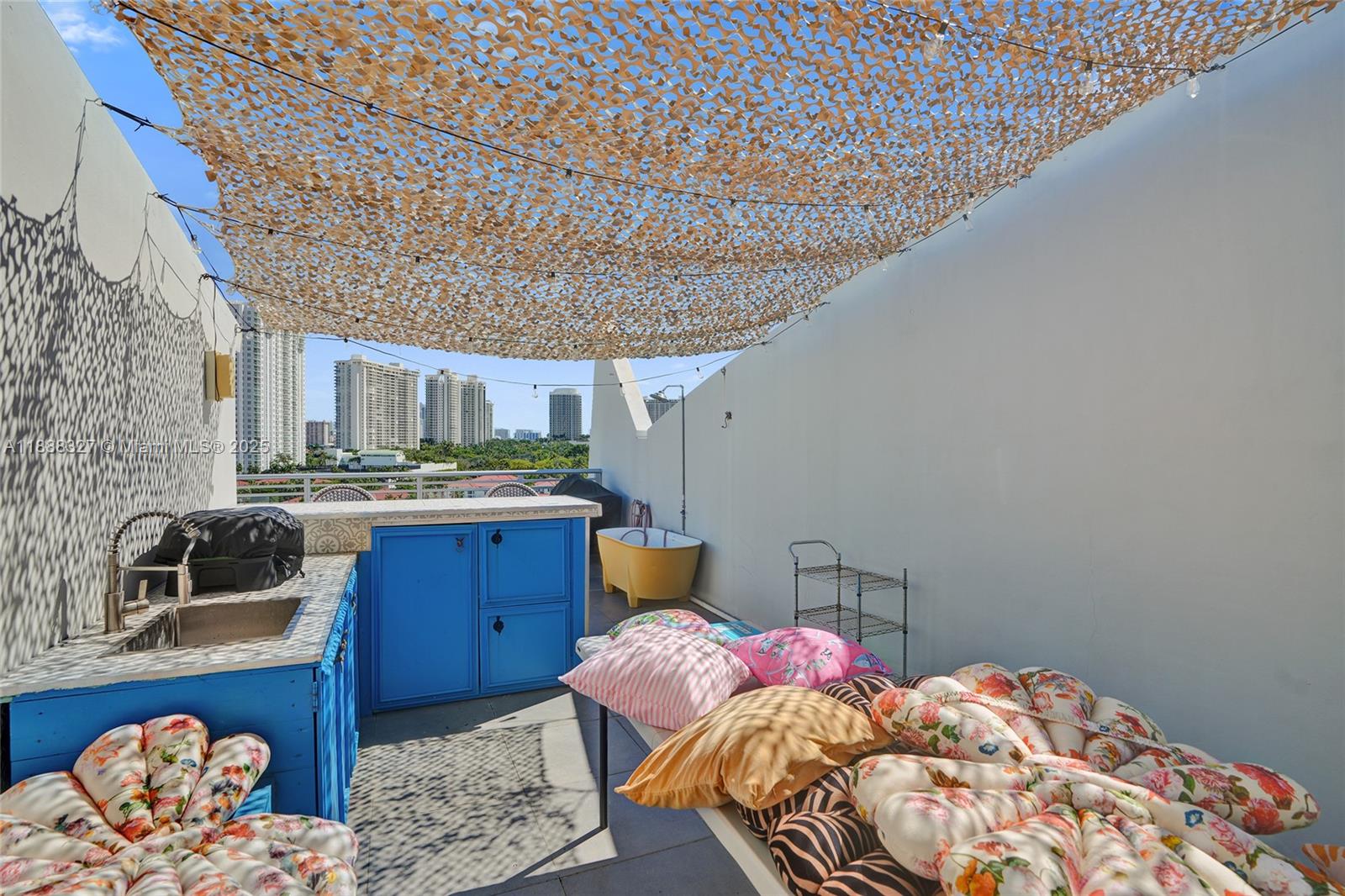 ARTECH RESIDENCES AT AVEN - Residential