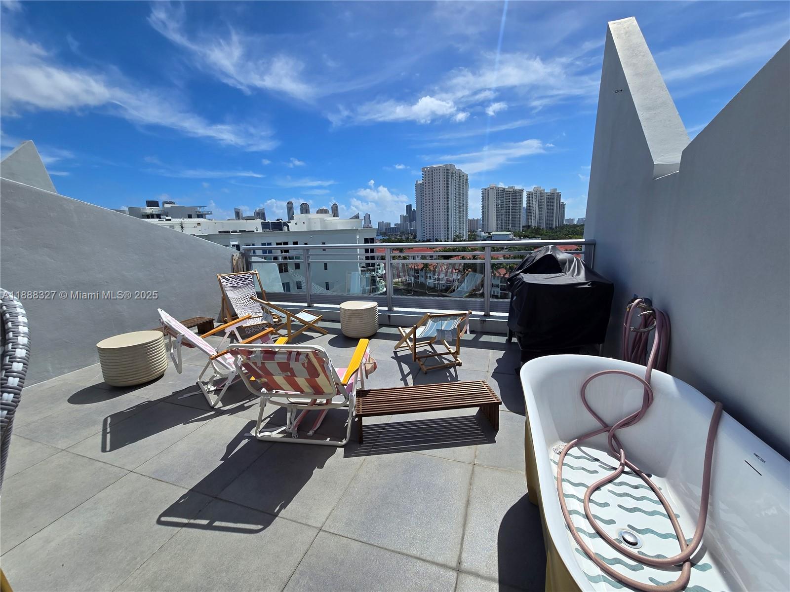 ARTECH RESIDENCES AT AVEN - Residential