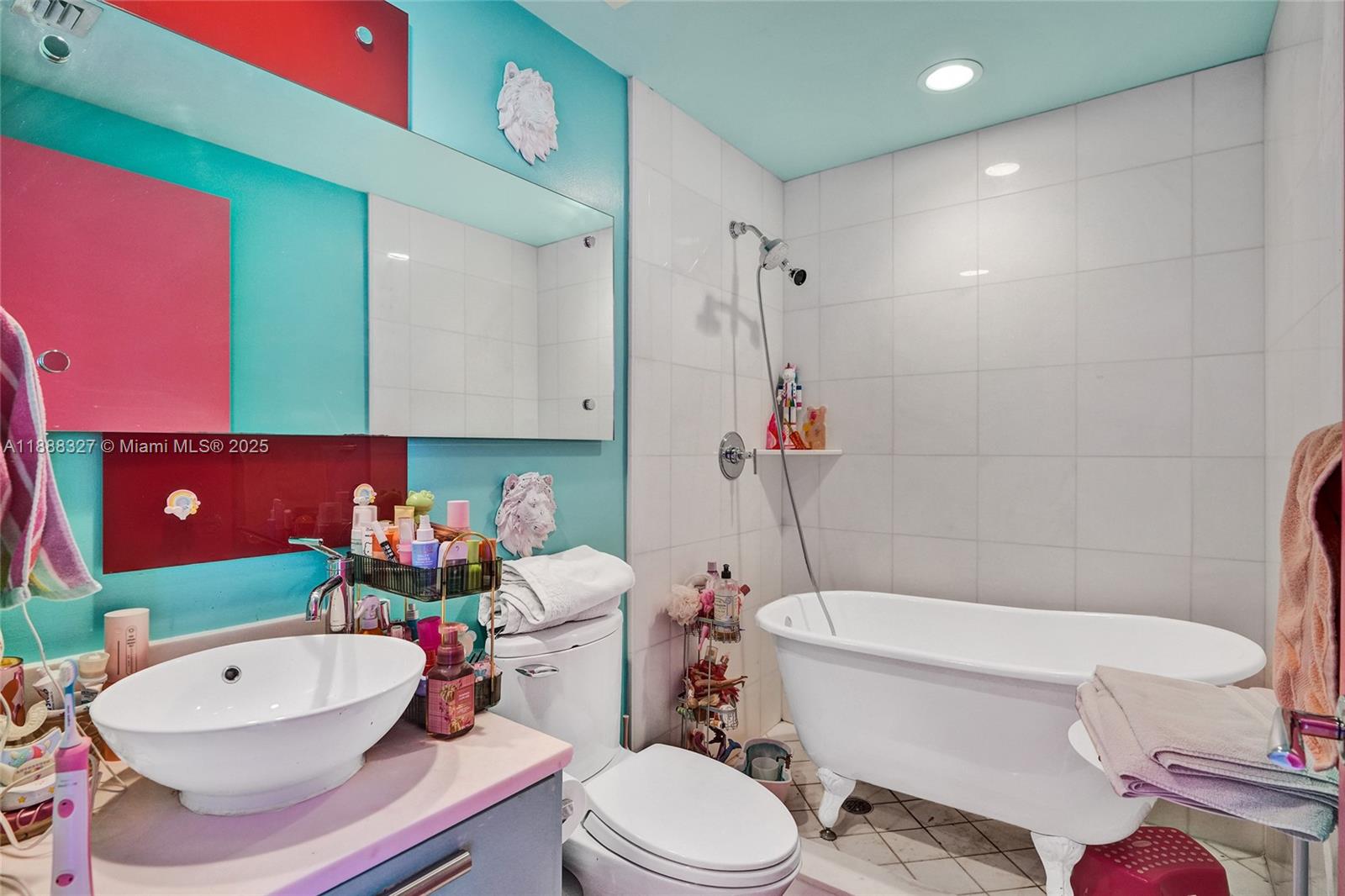 ARTECH RESIDENCES AT AVEN - Residential