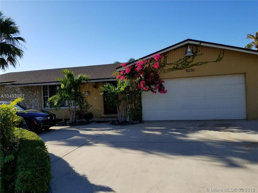 This one wont last! Laid out for entertaining with 360 deg view of back yard and pool. 
The perfect family home with tons of upgrades to include, new roof, new fences, newer AC, central vac. system, cabana bath, retractable 100" projection screen built-in and so much more......come see for yourself!