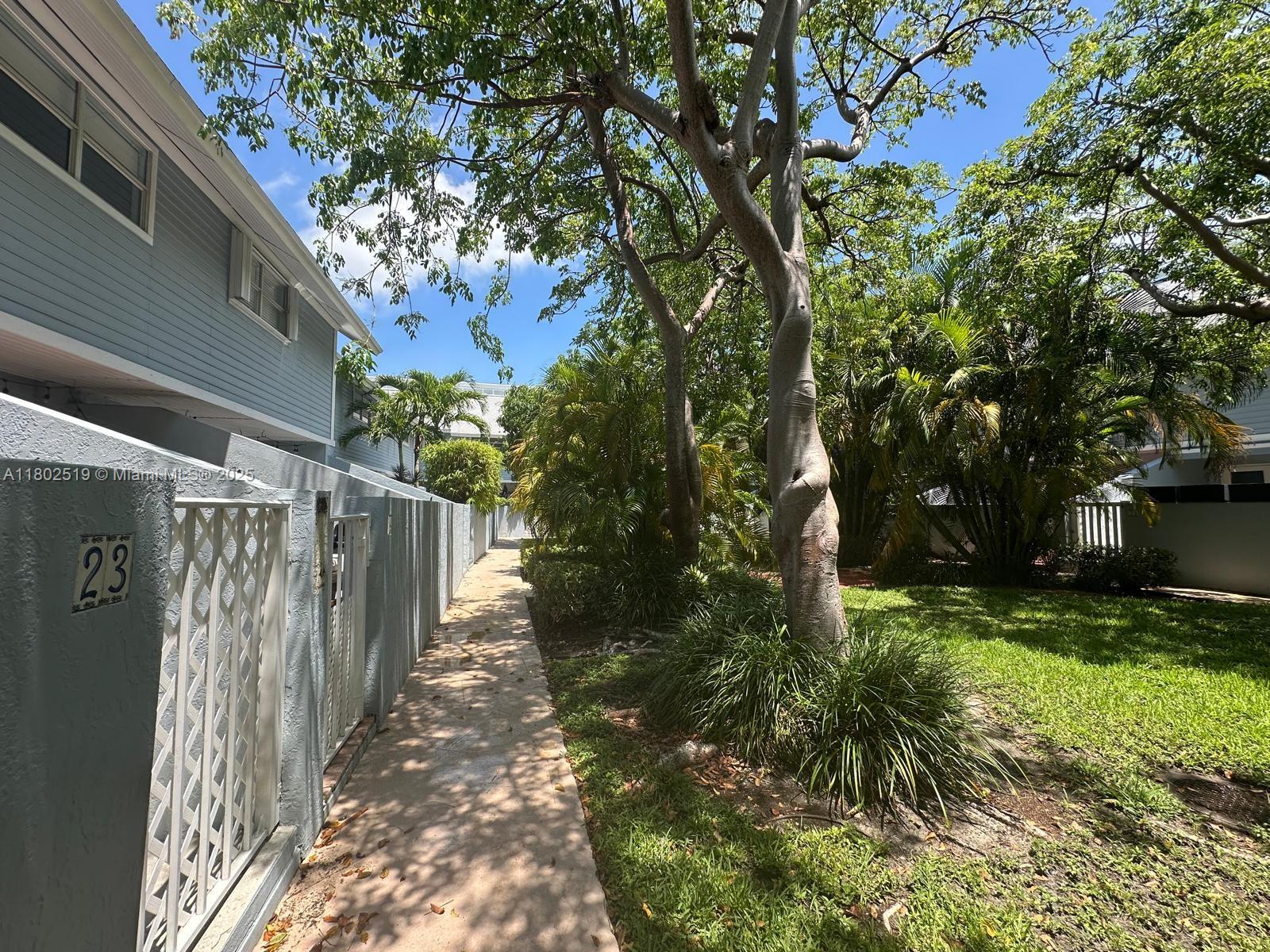798 Crandon Blvd 23-C, Key Biscayne, Miami-Dade County, Florida - 2 Bedrooms  
2 Bathrooms - 