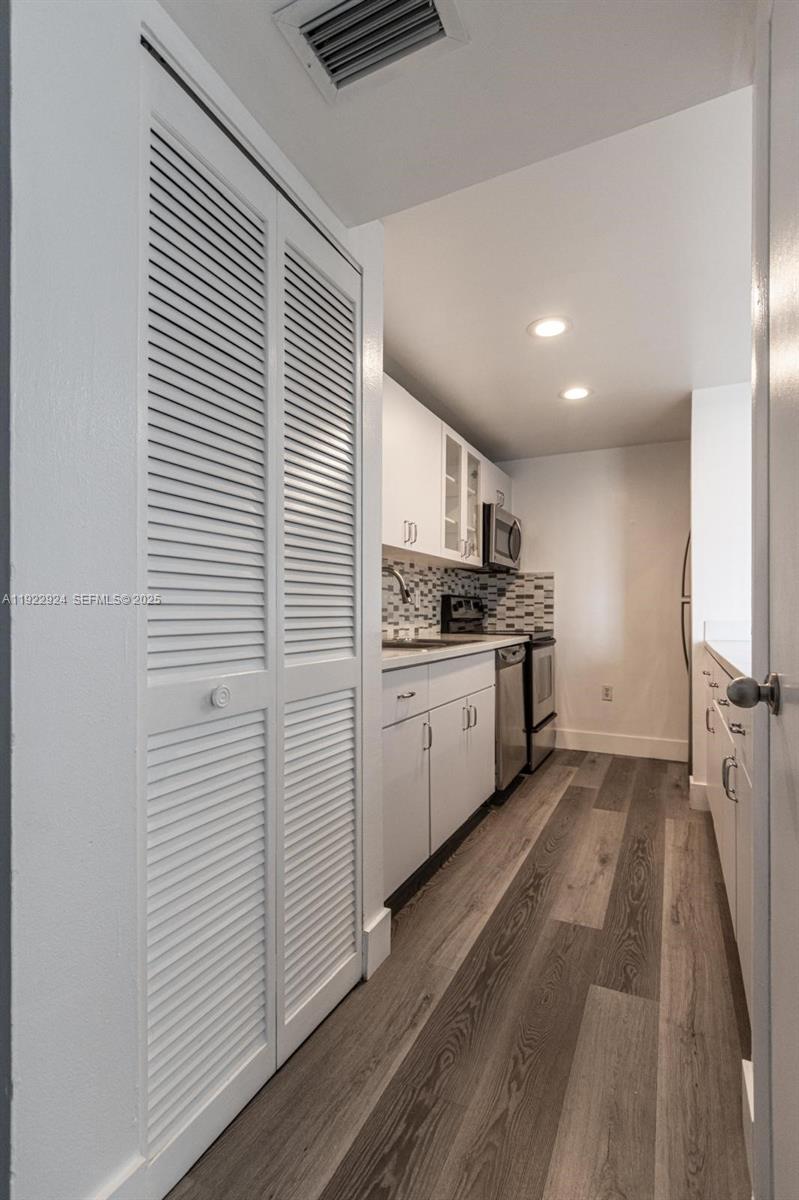 SANDALWOOD CONDO APTS - Residential