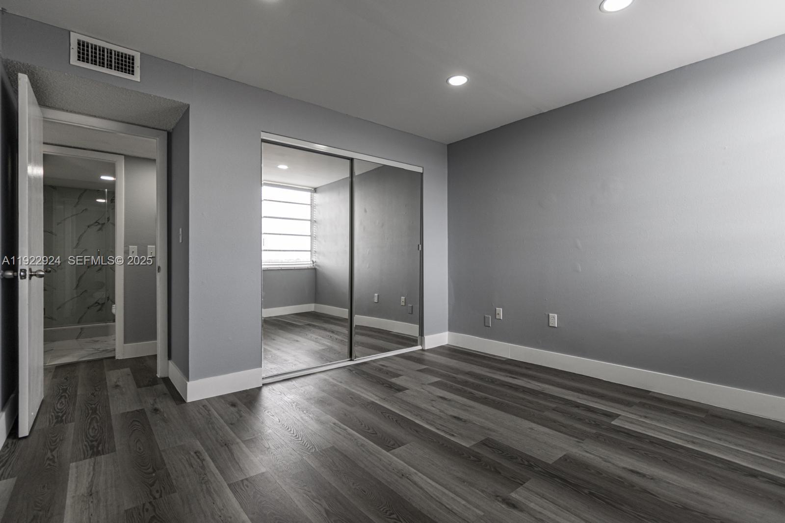 SANDALWOOD CONDO APTS - Residential