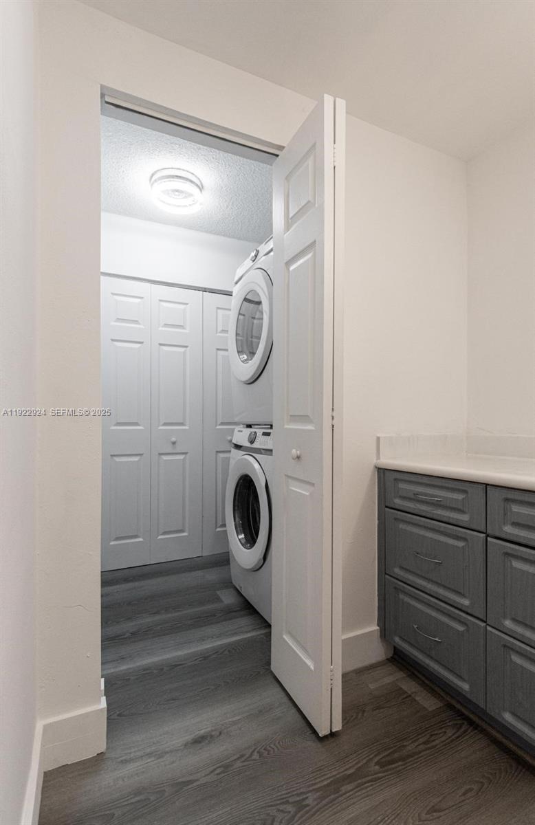 SANDALWOOD CONDO APTS - Residential