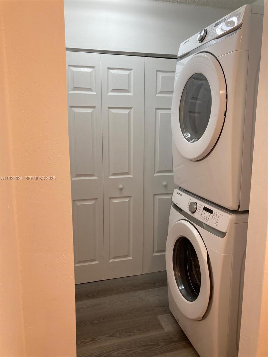 SANDALWOOD CONDO APTS - Residential