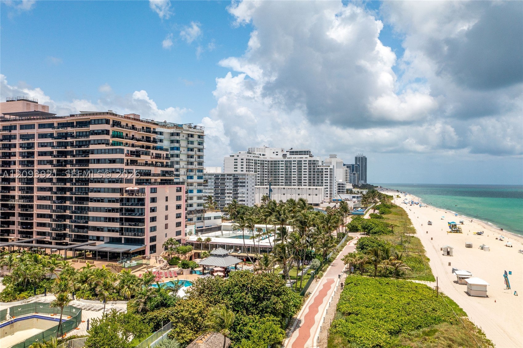 5225 Collins Ave 1114