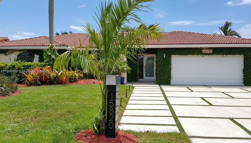 Photo of 15820 N Sedgewyck Cir N #0, Davie, FL 33331 (MLS # A11909898)