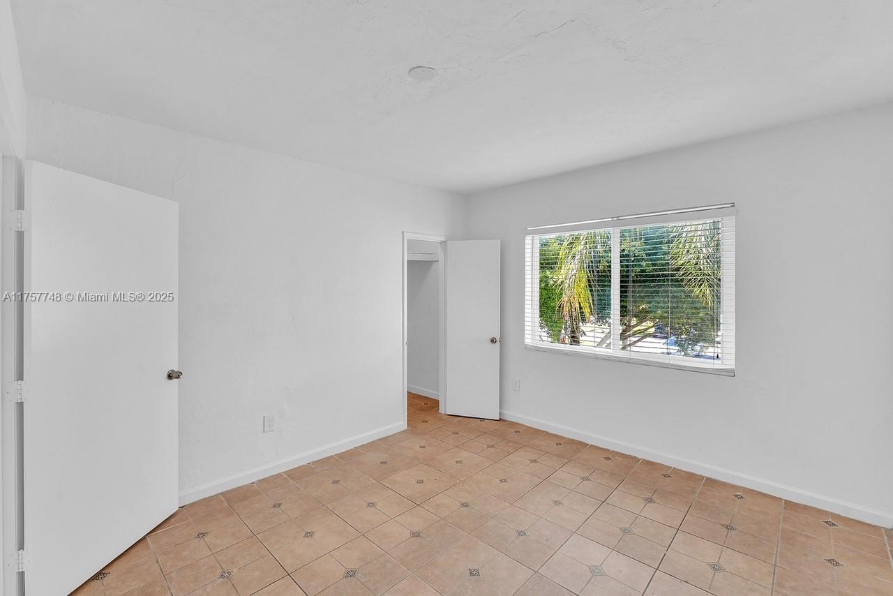 SUNSET PALM VILLAS CONDO - Residential