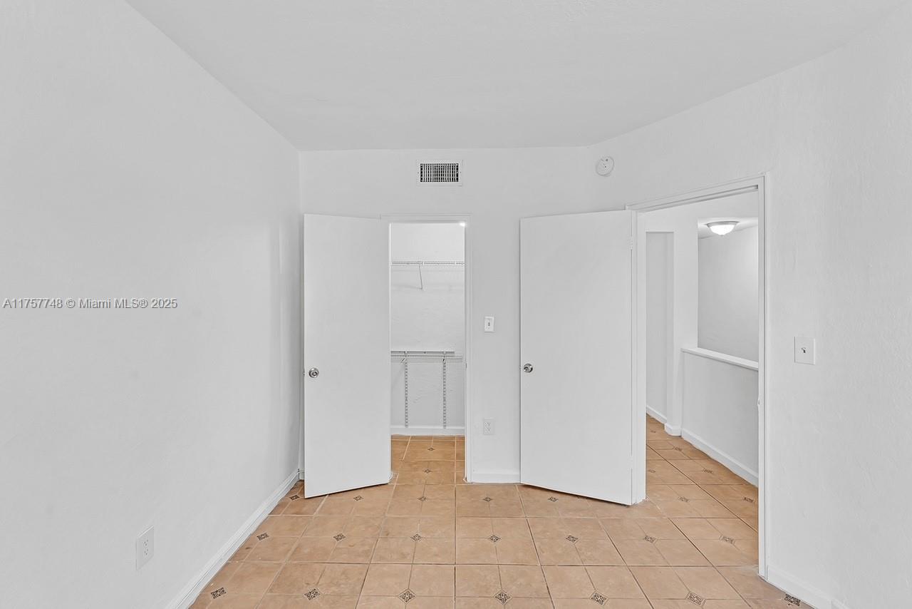 SUNSET PALM VILLAS CONDO - Residential