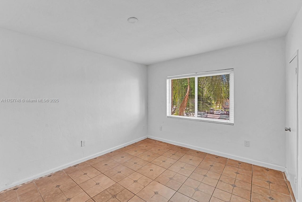 SUNSET PALM VILLAS CONDO - Residential