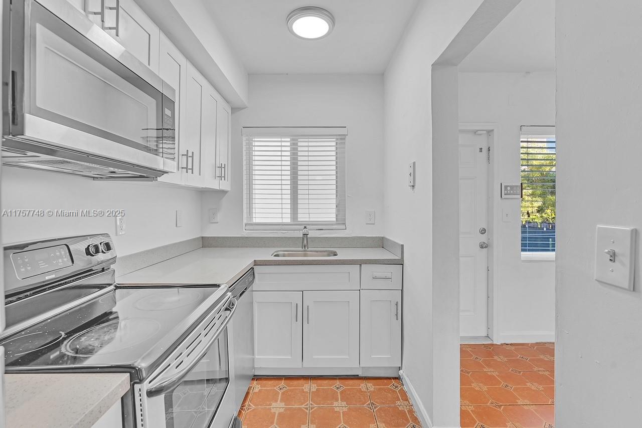 SUNSET PALM VILLAS CONDO - Residential