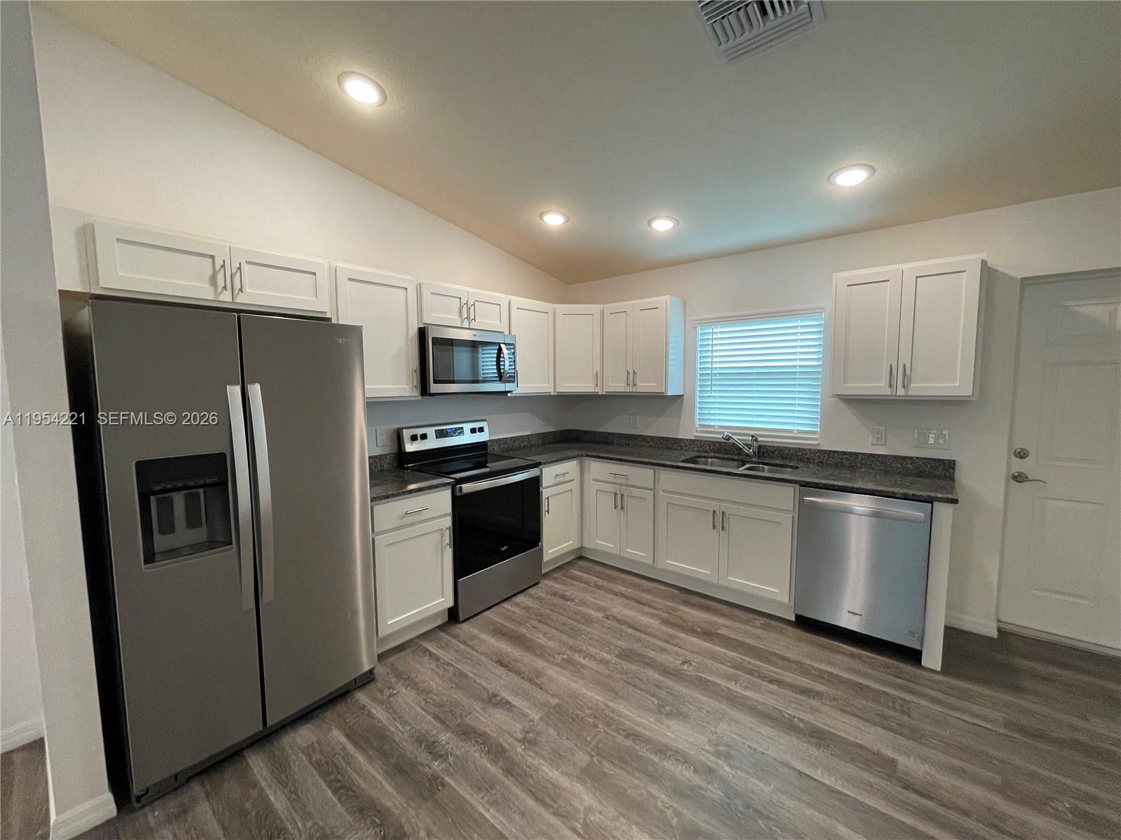 Banyon Village - Residential