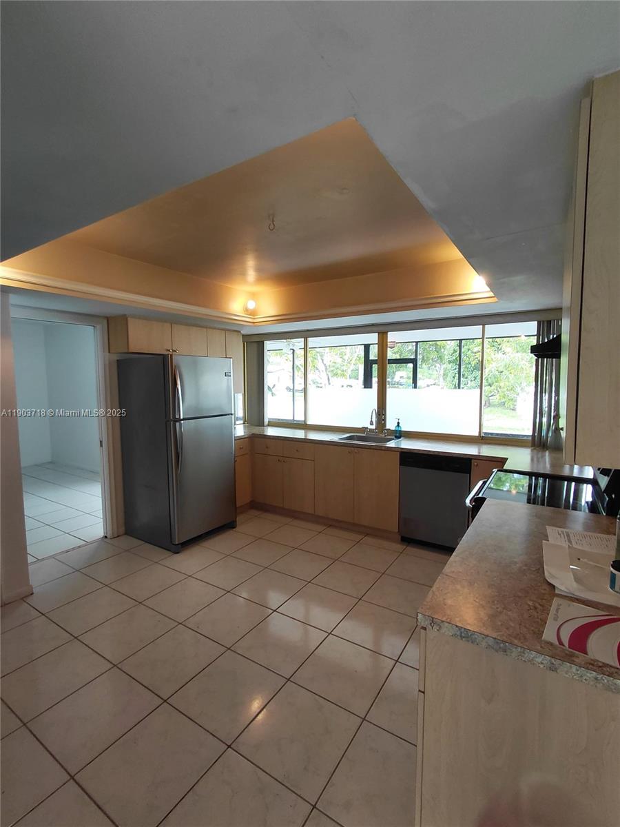 HOLLYWOOD HILLS AMEN PLAT - Residential Lease