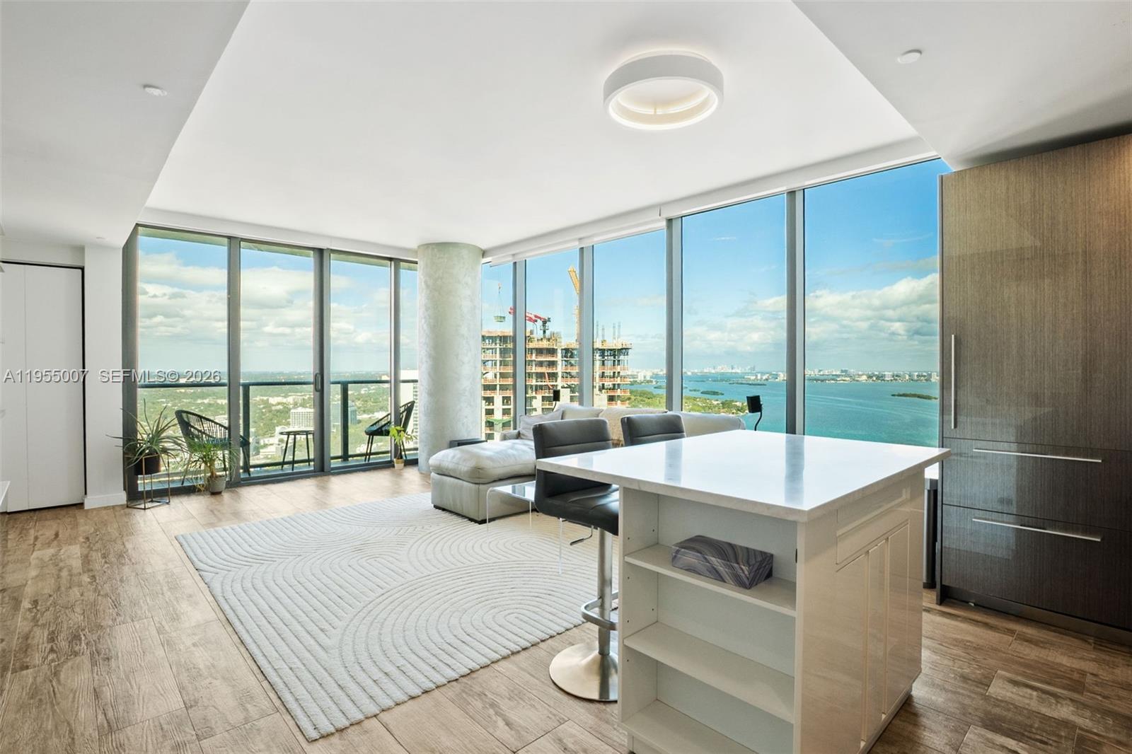 PARAISO BAY CONDO - Residential