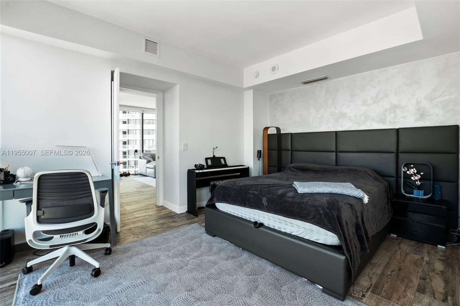 PARAISO BAY CONDO - Residential