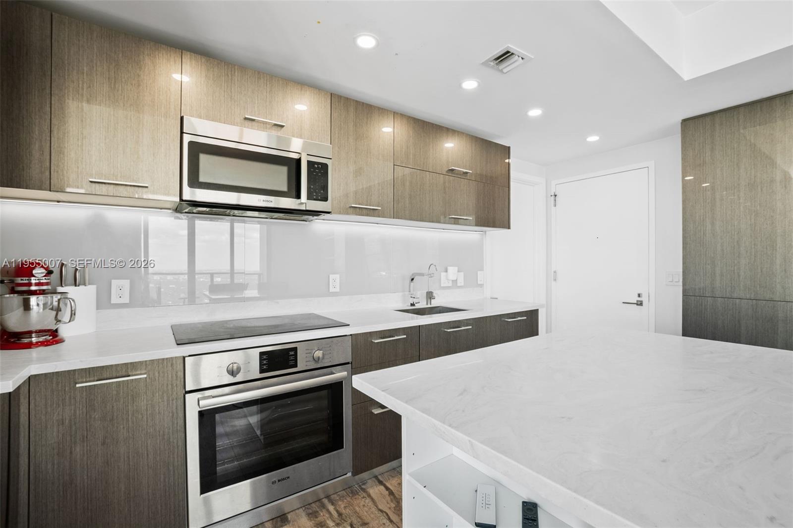 PARAISO BAY CONDO - Residential