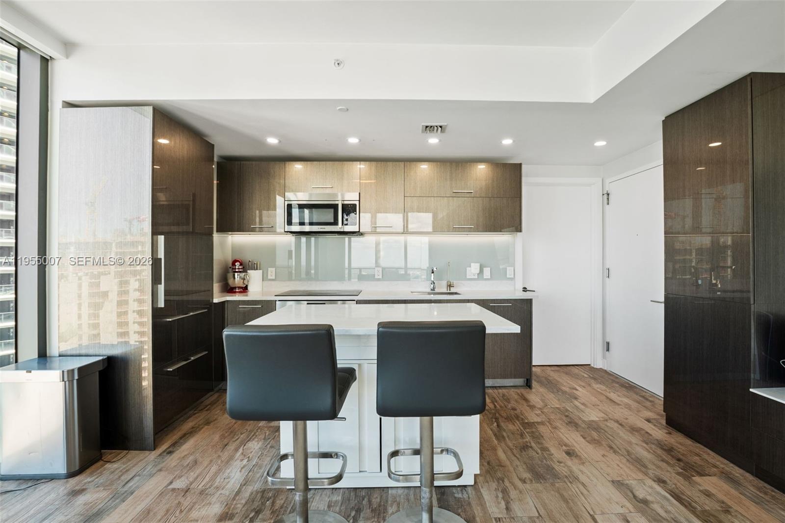 PARAISO BAY CONDO - Residential