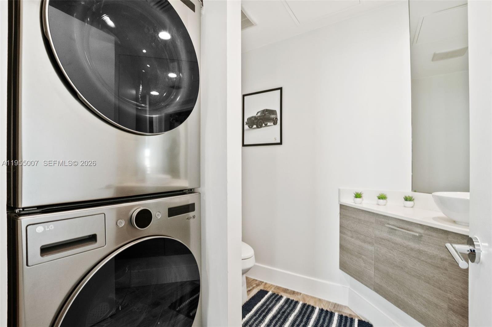 PARAISO BAY CONDO - Residential