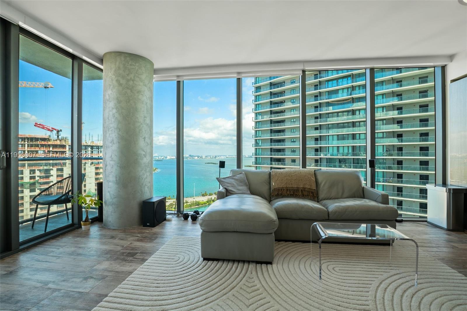 PARAISO BAY CONDO - Residential