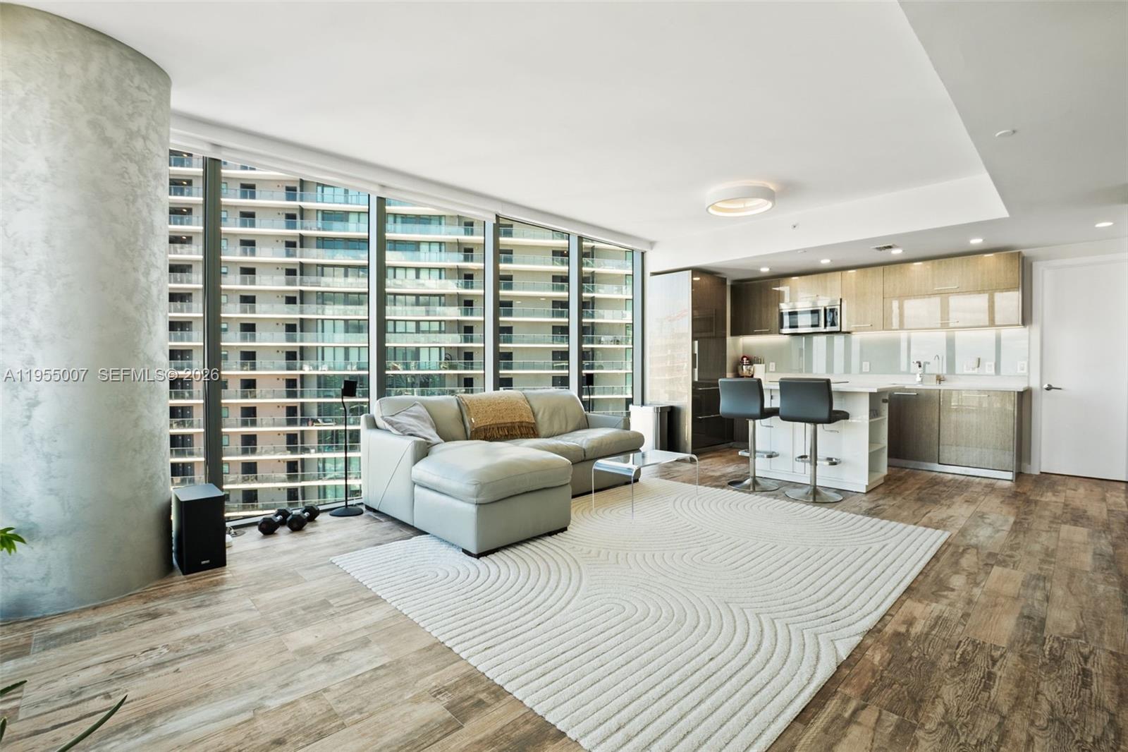 PARAISO BAY CONDO - Residential