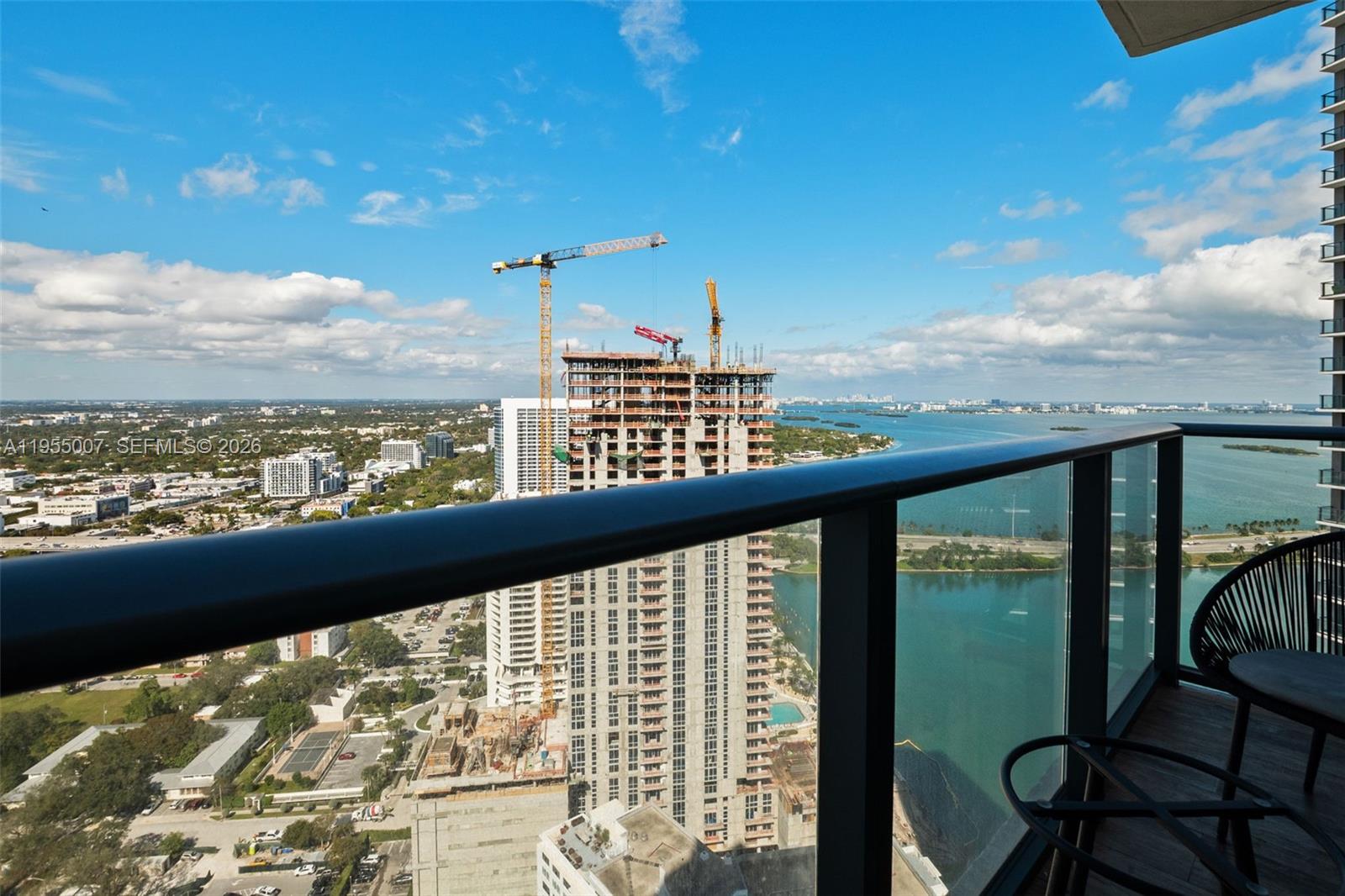 PARAISO BAY CONDO - Residential