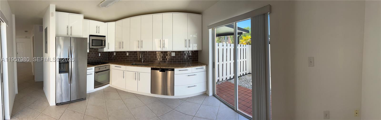 CARIBE LAKES PHASE I - Residential Lease