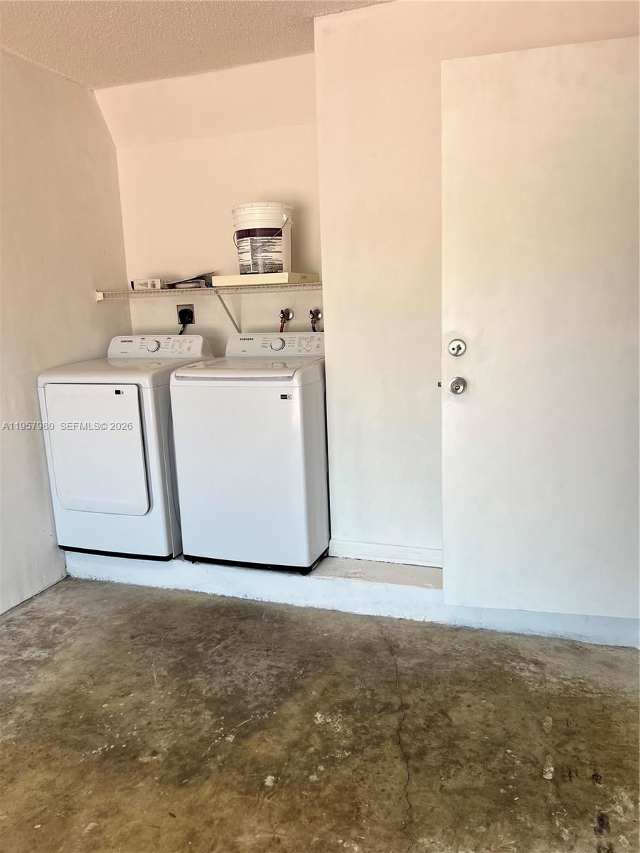 CARIBE LAKES PHASE I - Residential Lease