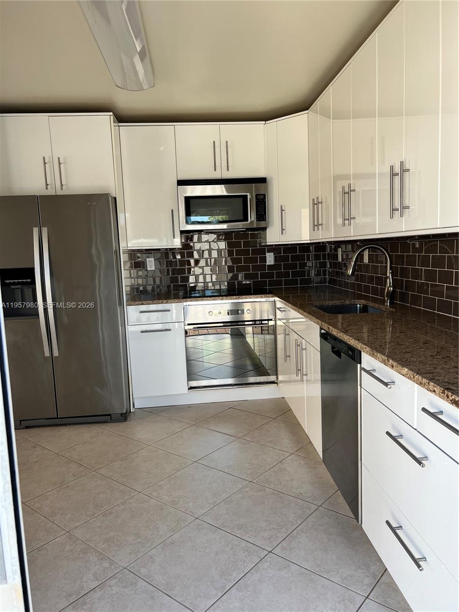 CARIBE LAKES PHASE I - Residential Lease