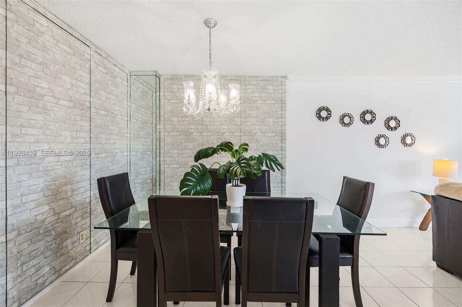 AVANT GARDE CONDO - Residential