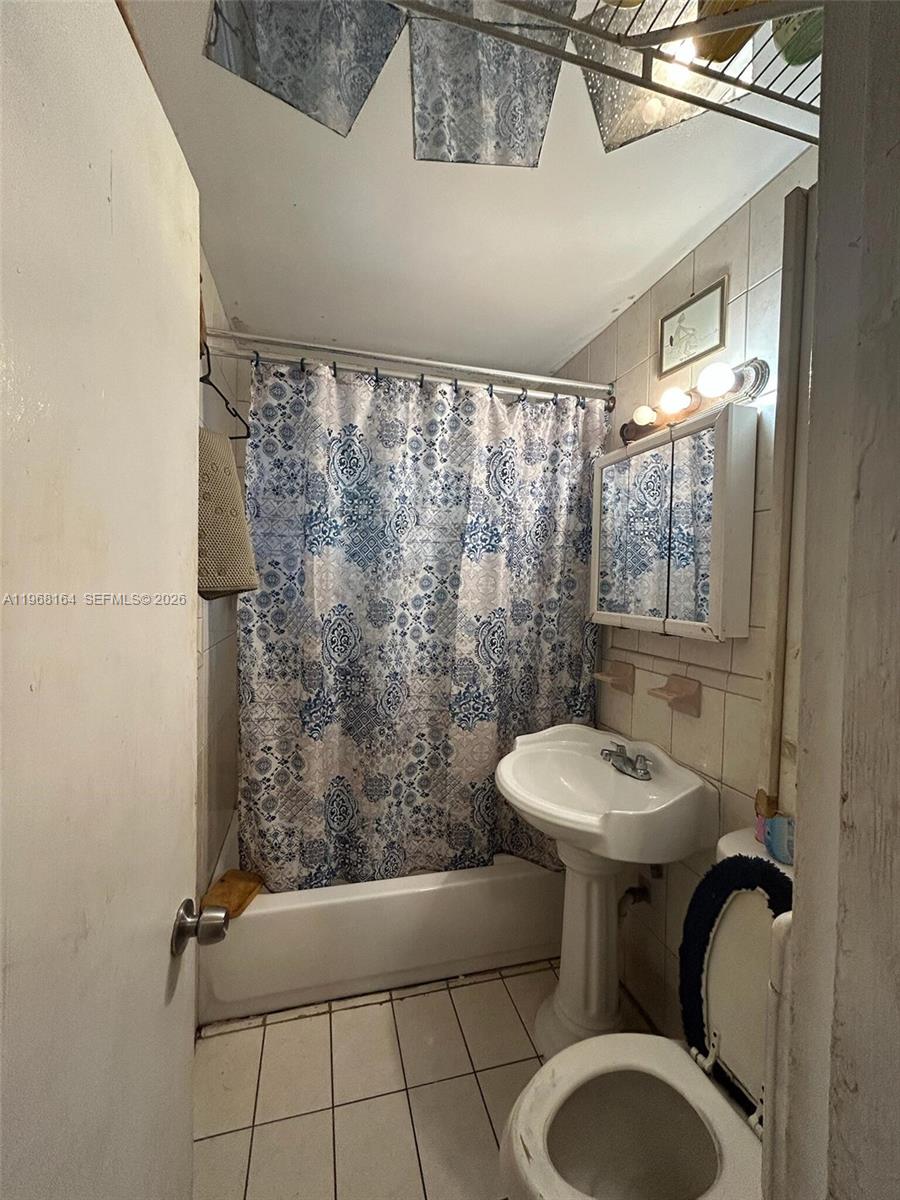 CAROL CITY CORR PL OF - Residential