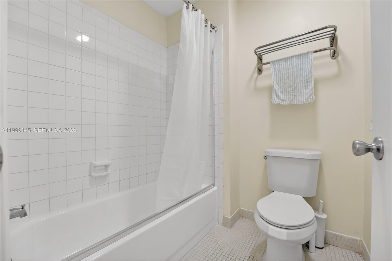 HORIZONS OF BOCA LAGO CON - Residential