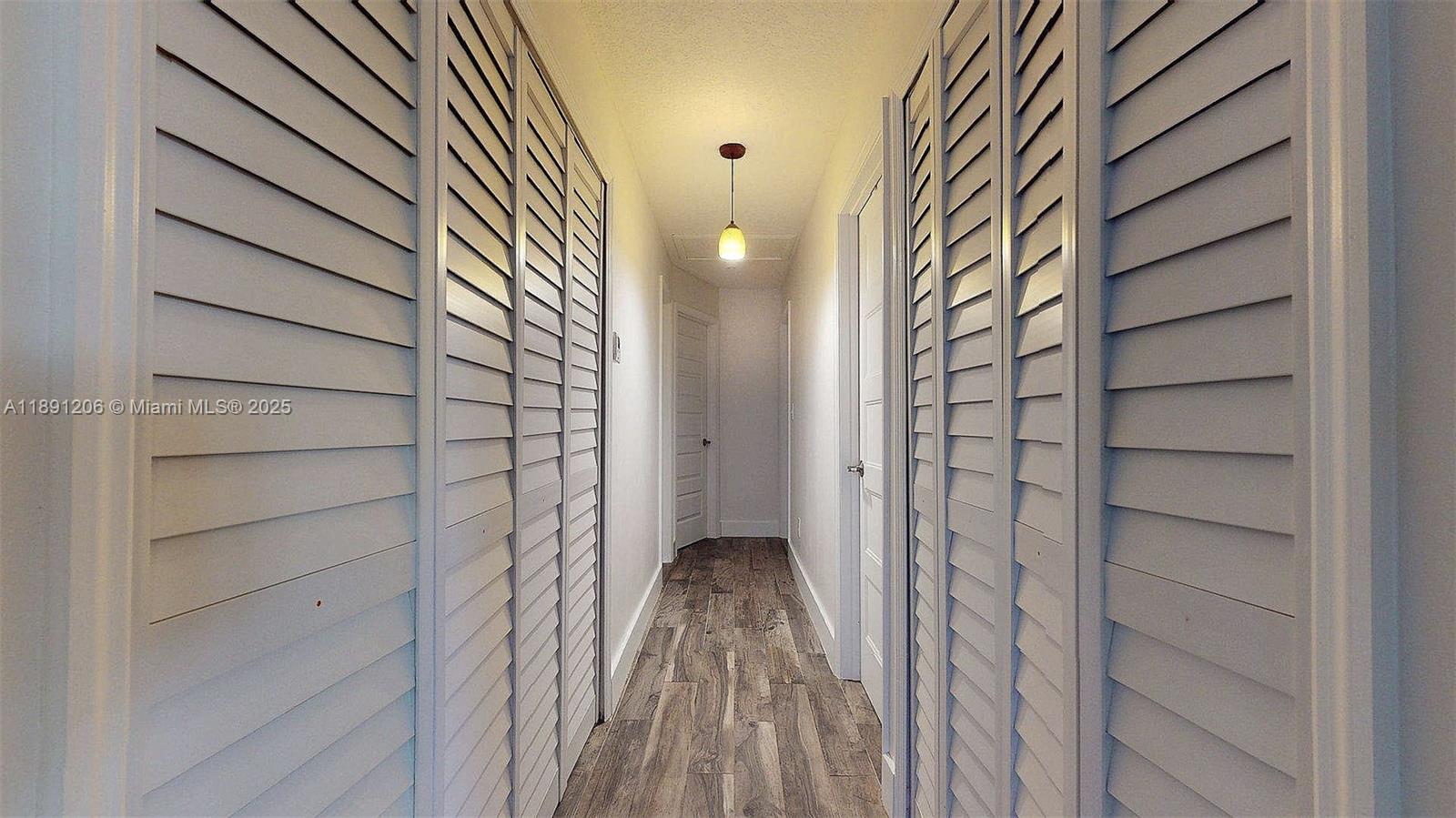 MEADOW WOOD MANOR SEC I - Residential