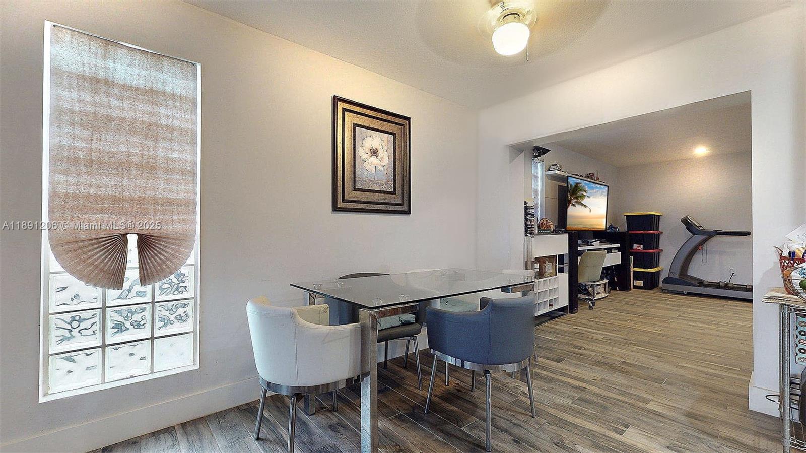 MEADOW WOOD MANOR SEC I - Residential