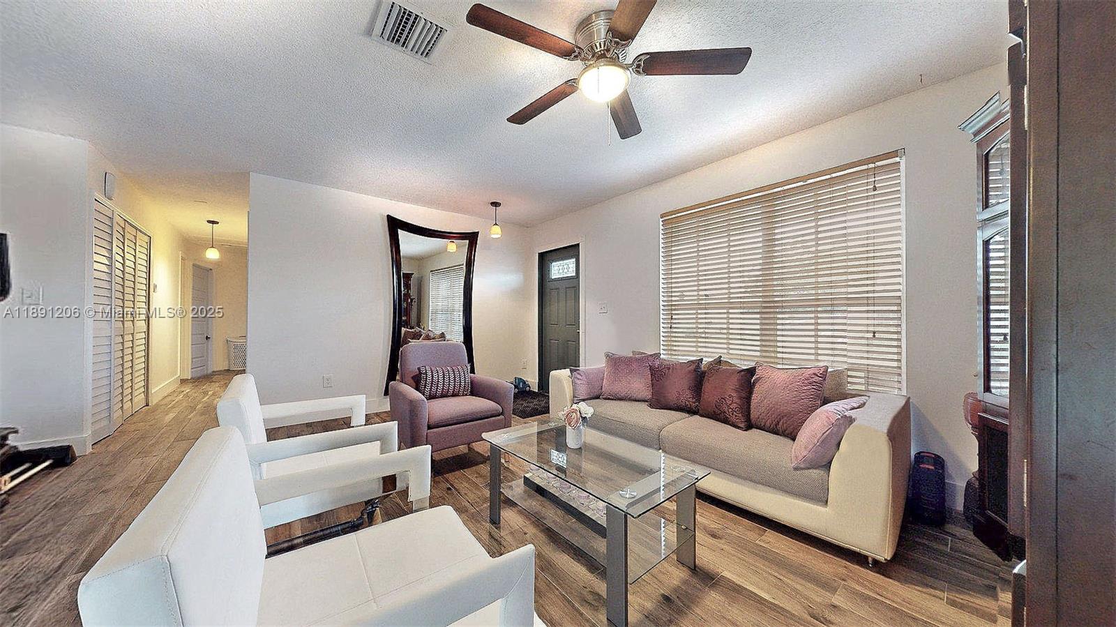 MEADOW WOOD MANOR SEC I - Residential