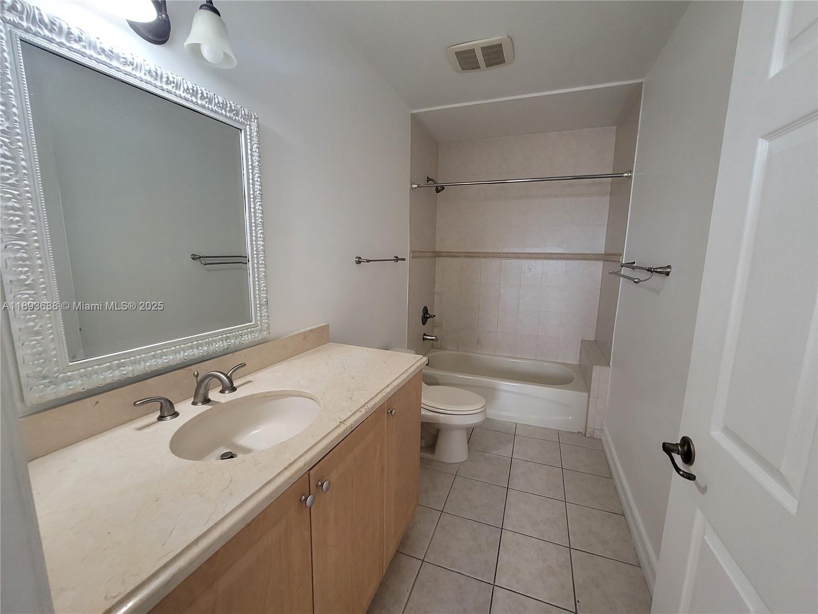 GRANADA GRAND CONDO - Residential Lease