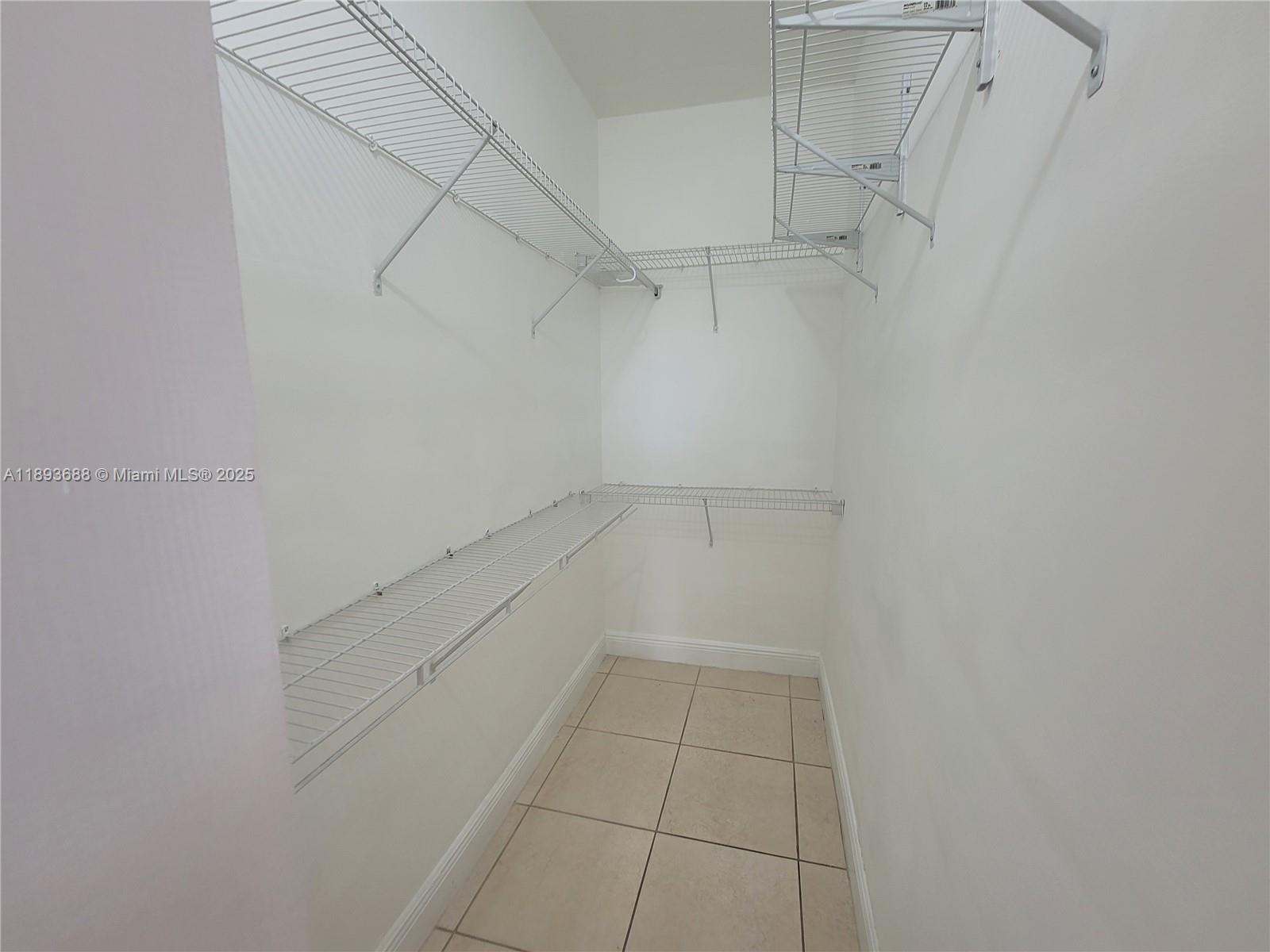 GRANADA GRAND CONDO - Residential Lease