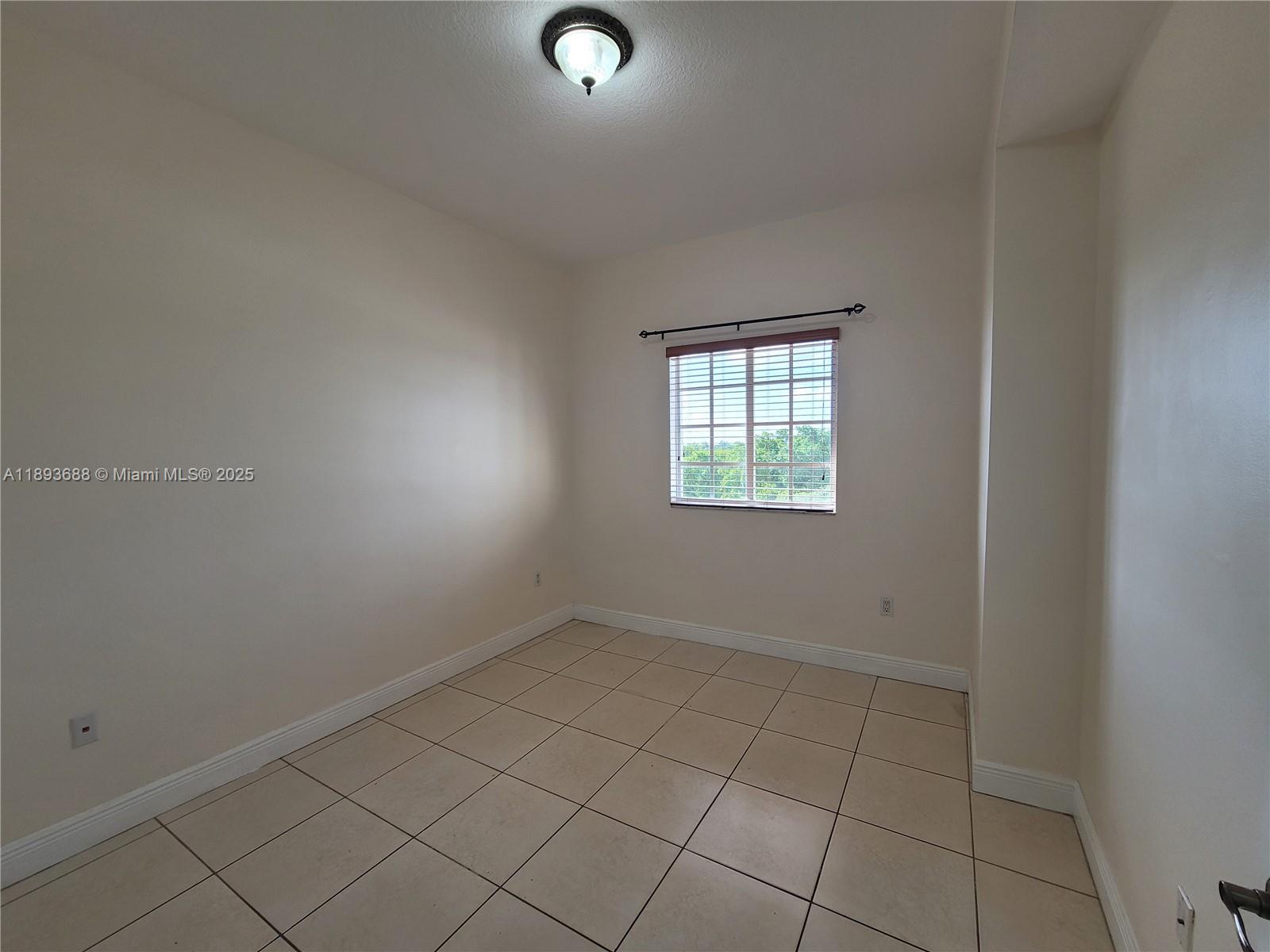 GRANADA GRAND CONDO - Residential Lease