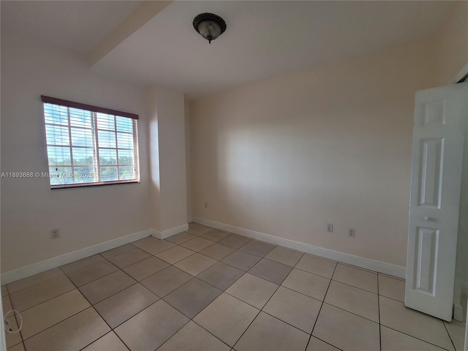 GRANADA GRAND CONDO - Residential Lease