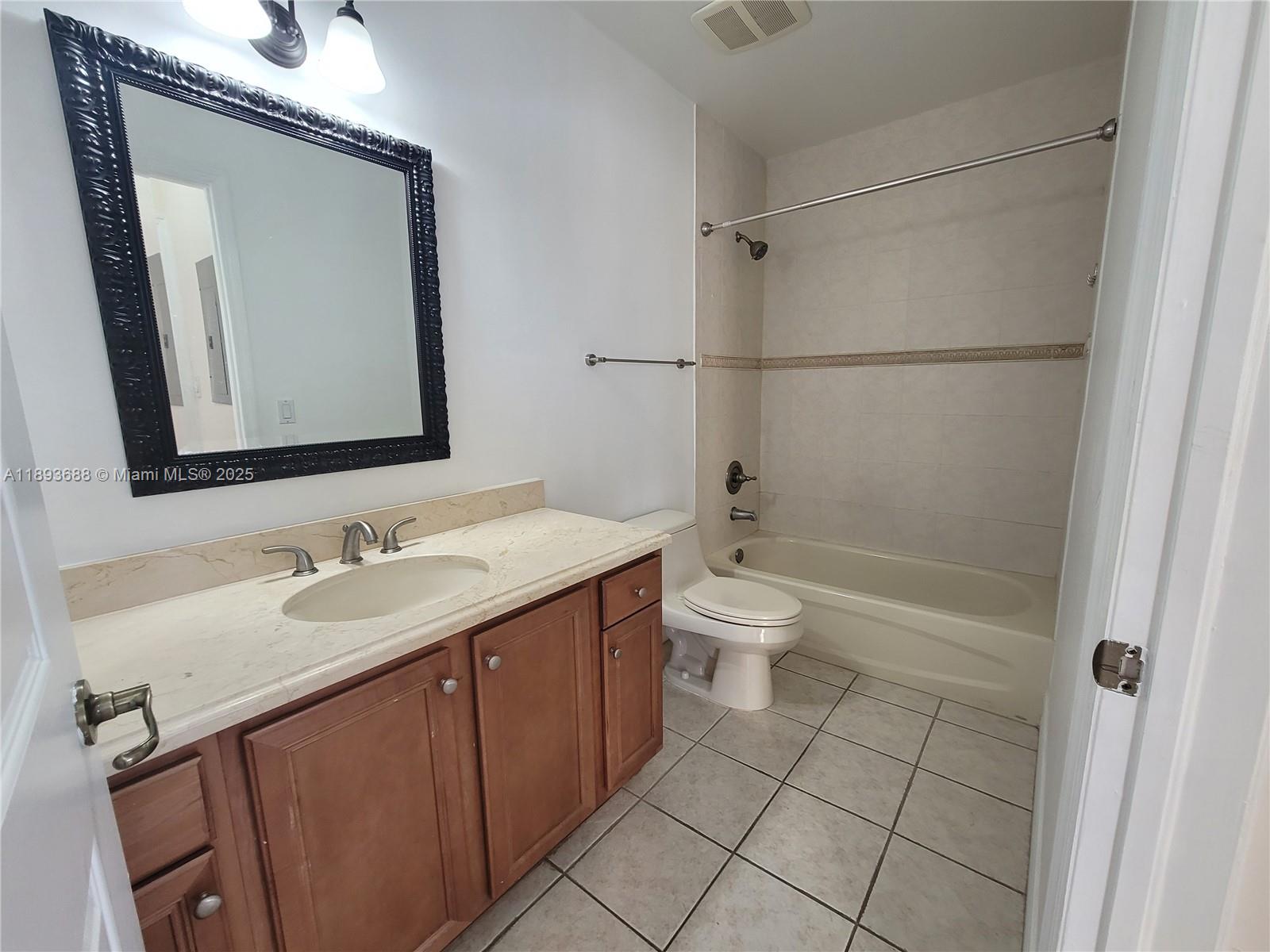 GRANADA GRAND CONDO - Residential Lease