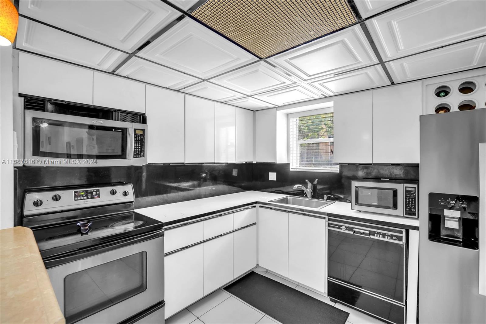 OAKBROOK VIII CONDO - Residential