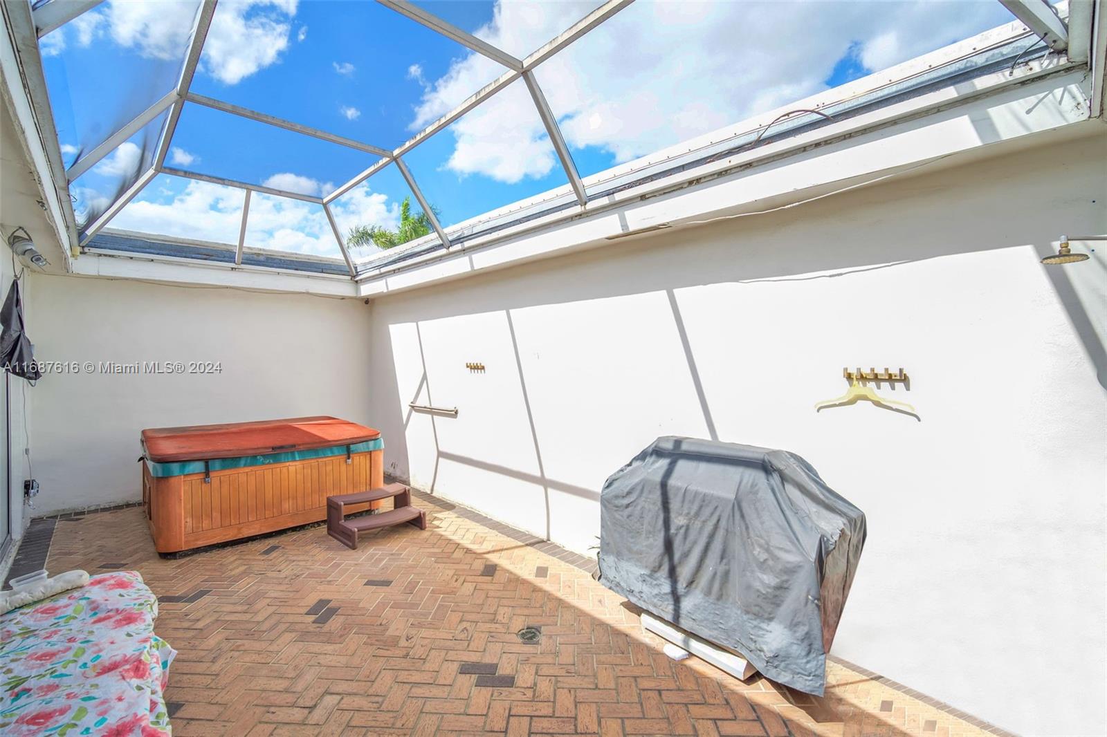OAKBROOK VIII CONDO - Residential