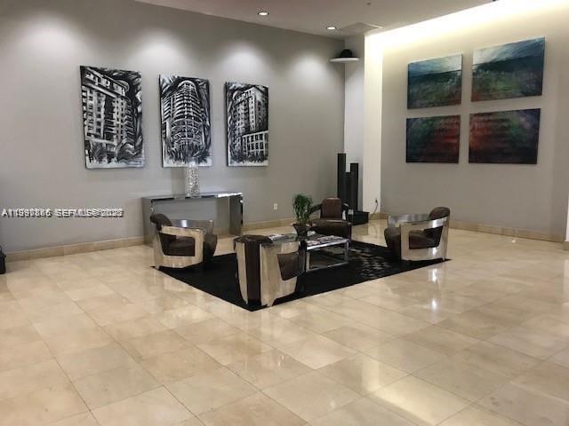 ALTOS DE MIAMI CONDO - Residential Lease