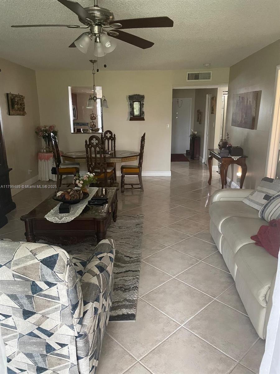 10 OF PALM SPRINGS 2 COND - Residential