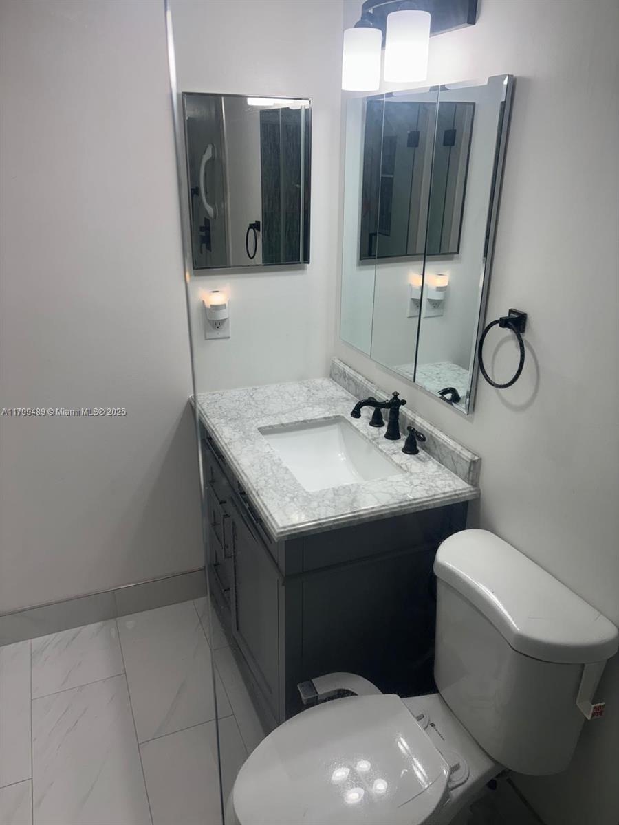 10 OF PALM SPRINGS 2 COND - Residential