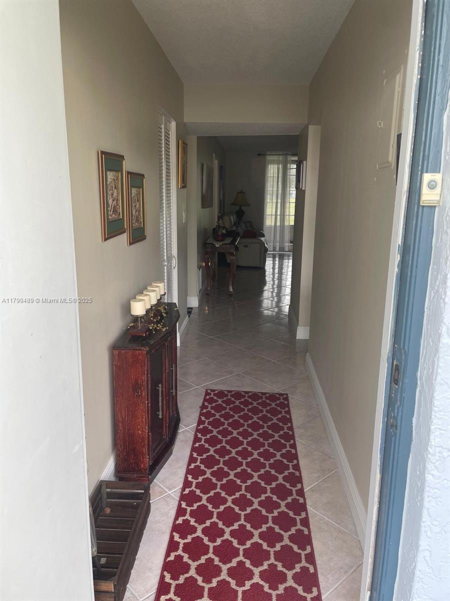 10 OF PALM SPRINGS 2 COND - Residential